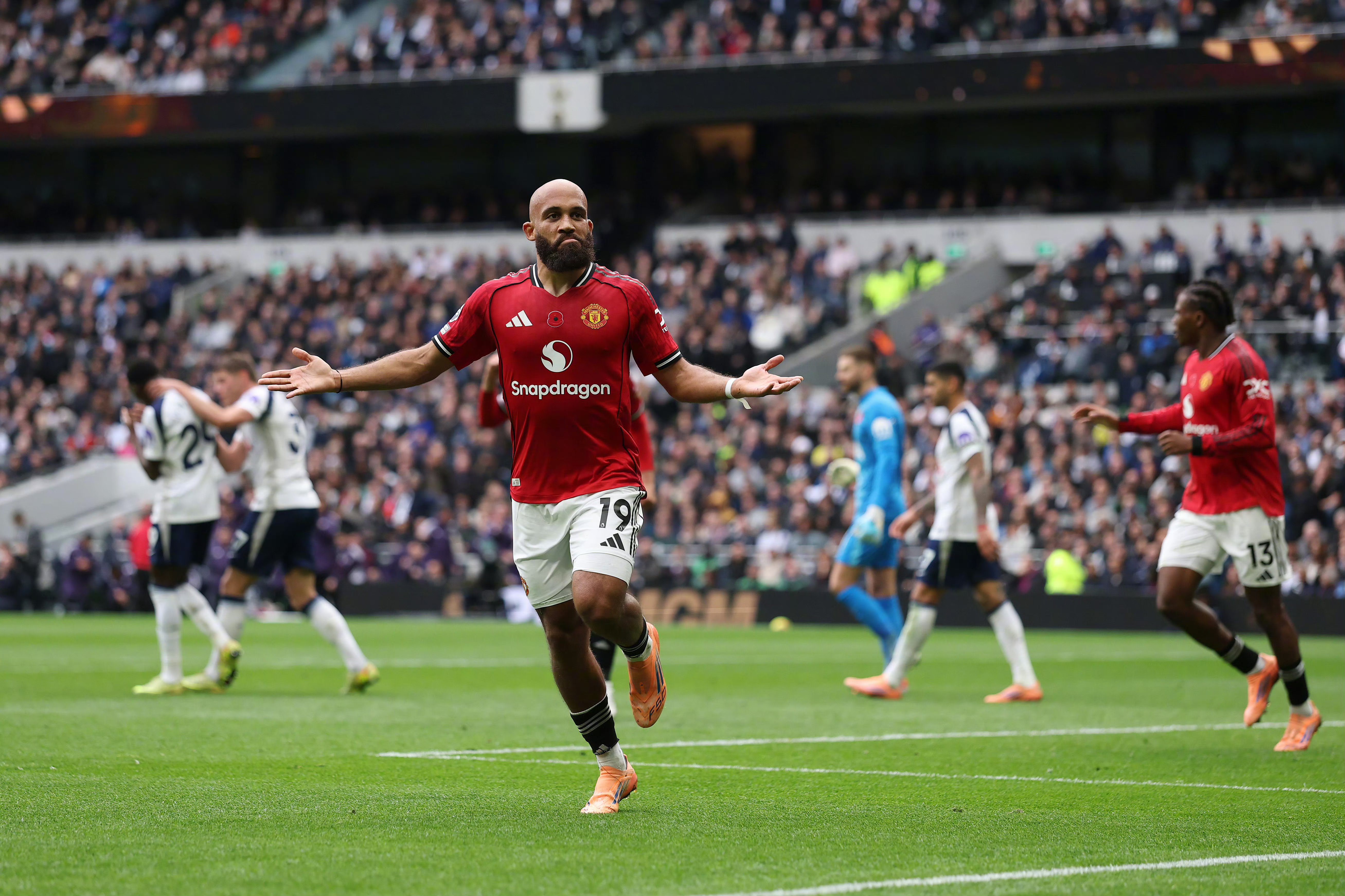 曼联遇强敌,艰难取胜闪耀英格兰足坛的简单介绍 曼联遇强敌,艰难取胜闪耀英格兰足坛的简单介绍